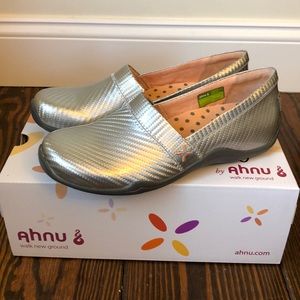 Ahnu Jackie Patent Silver Shoes, Size 7